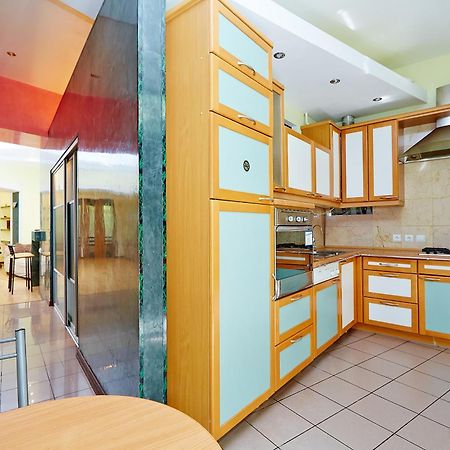 Apartment Deribasovskaya With Jacuzzi Odessa Exteriör bild